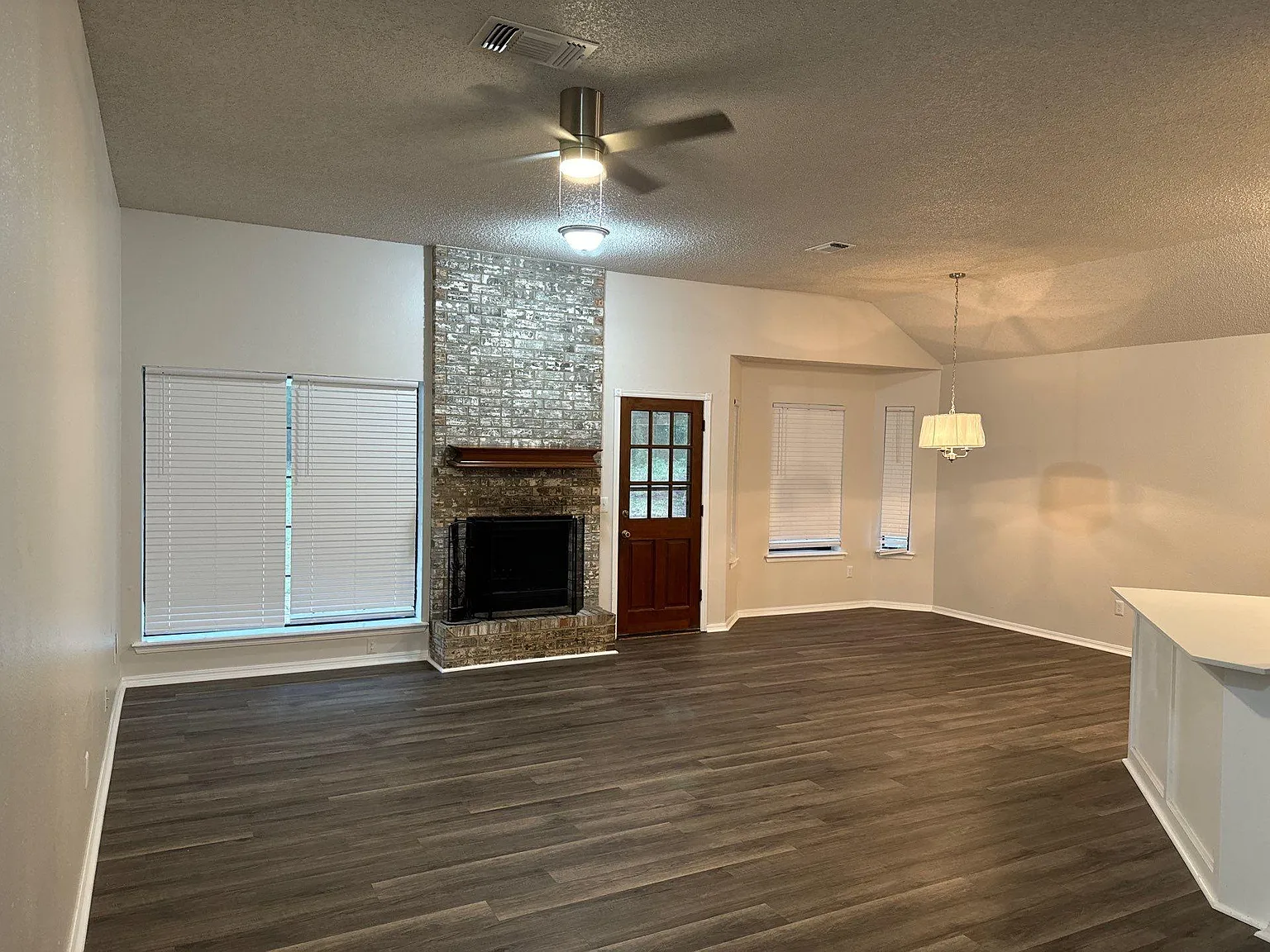 3 bed, 1574 sqft, $1,950 — Photo 3