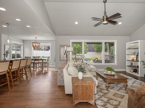 5th image of 905 W Basalt Ridge Dr
