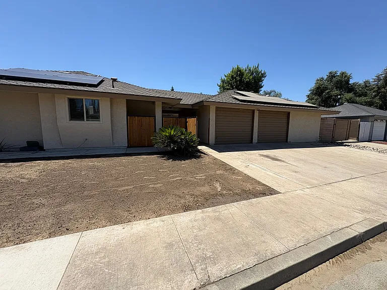 2322 E Vassar Dr — Photo 5