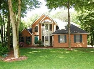 734 White Tail Ridge Dr, Akron, OH 44333