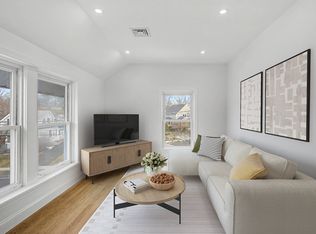 190 Maple St, Branford, CT 06405