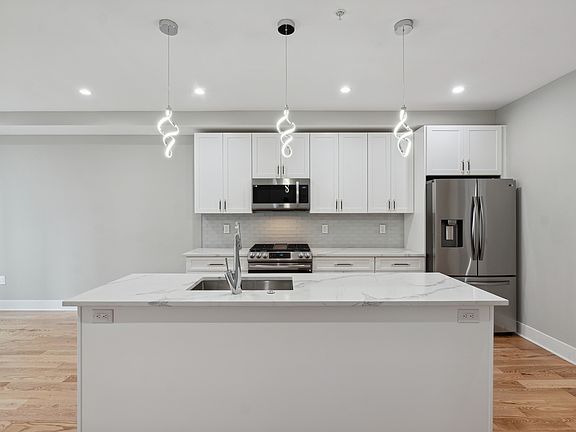 5th image of 1614 Montello Ave NE #2