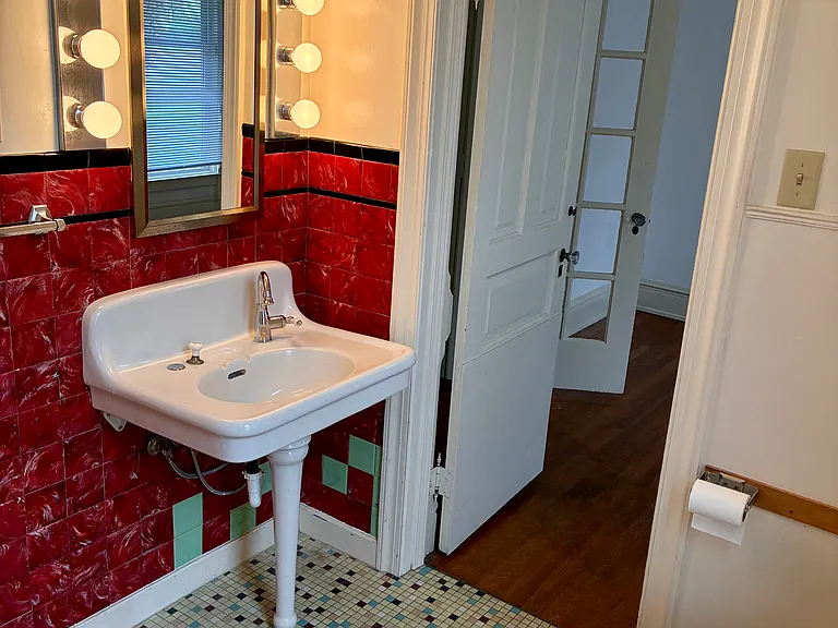 723 W Colfax Ave — Photo 7