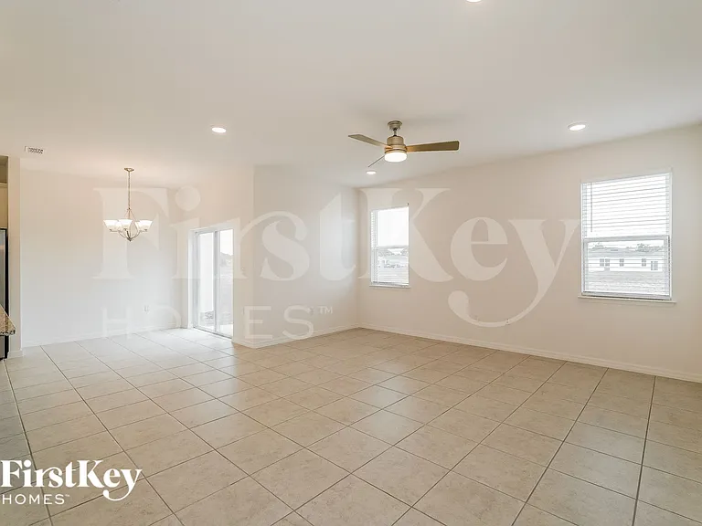 597 Crown Rose Dr — Photo 2
