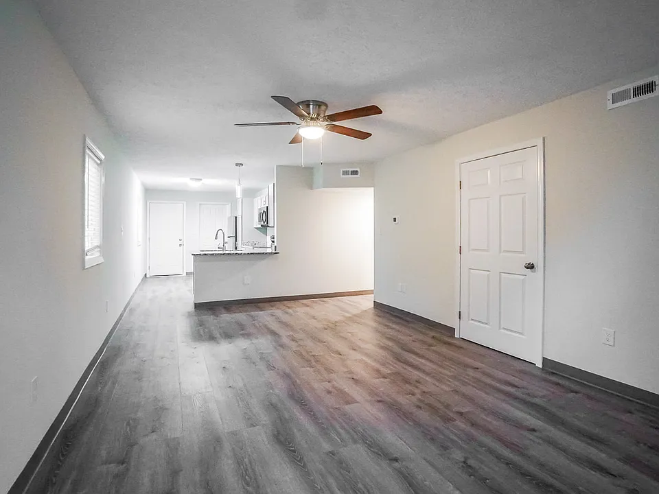 1638 W Kentucky St #15