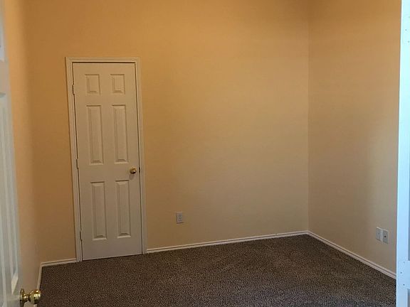 3rd image of 8164 Royal Terrace Ln
