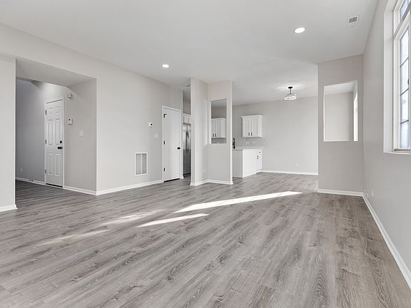 2nd image of 19822 Park Ave