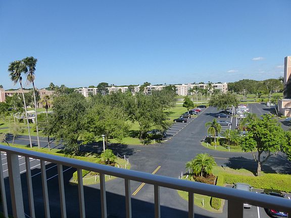 2nd image of 7290 Kinghurst Drive #508