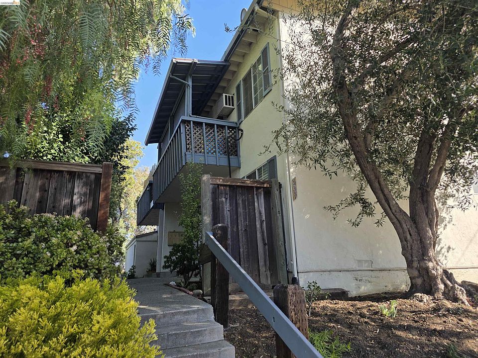 1st image of 235 Arana Dr