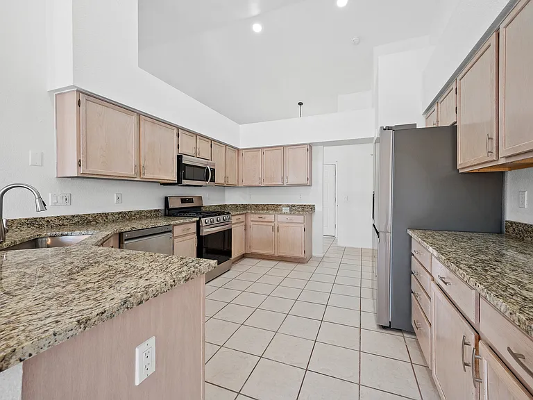 7929 N Supernova Dr — Photo 7