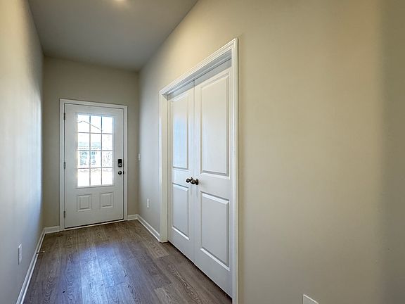 4th image of 227 Water Oak Way