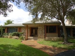 1033 N Indian River Dr, Cocoa, FL 32922