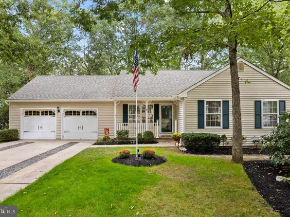 16 Spruce Ave, Hammonton, NJ 08037
