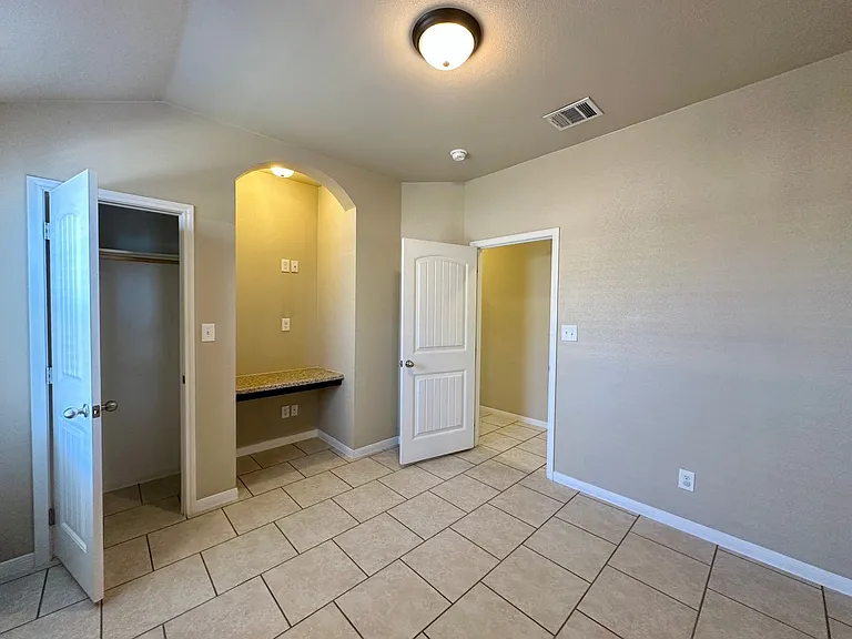 4601 Cambridge Dr — Photo 22