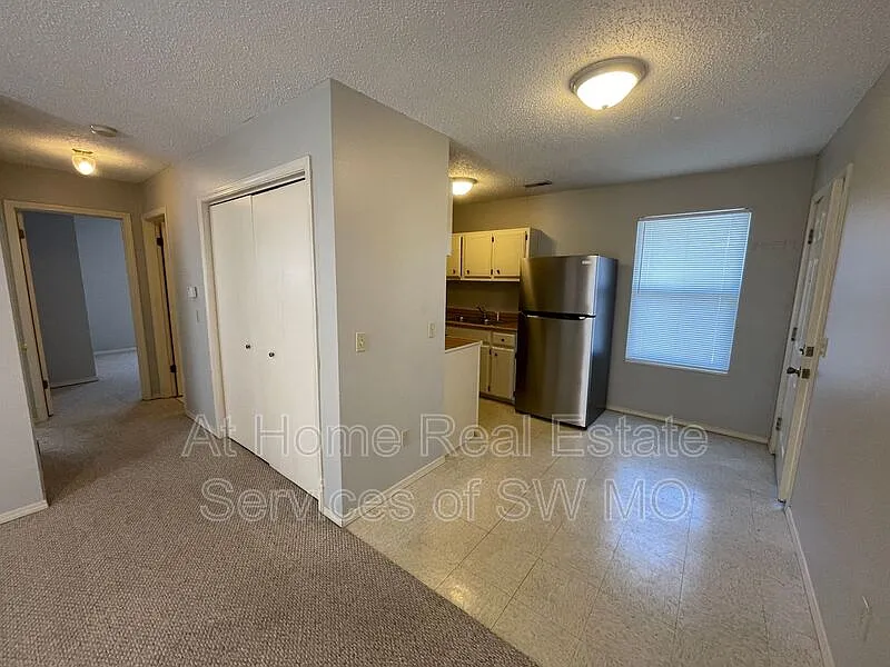 2 bed, 1.0 bath, 754 sqft, $730 — Photo 3