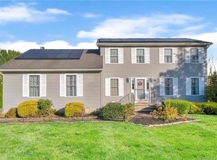 15 Perri Ln, East Windsor Connecticut, CT 06016