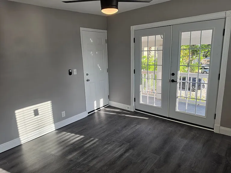 202 Luella Ct — Photo 10