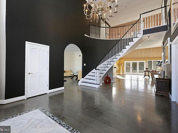 3rd image of 52 Phillips Rd