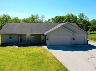 3845 Glorysu Ct, Suamico, WI 54173