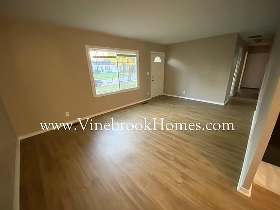 2nd image of 10813 Cragview Ct