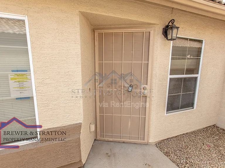 4962 E Holmes Ave — Photo 5