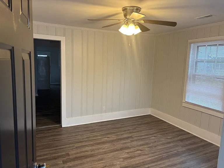 4085 Porter St — Photo 3