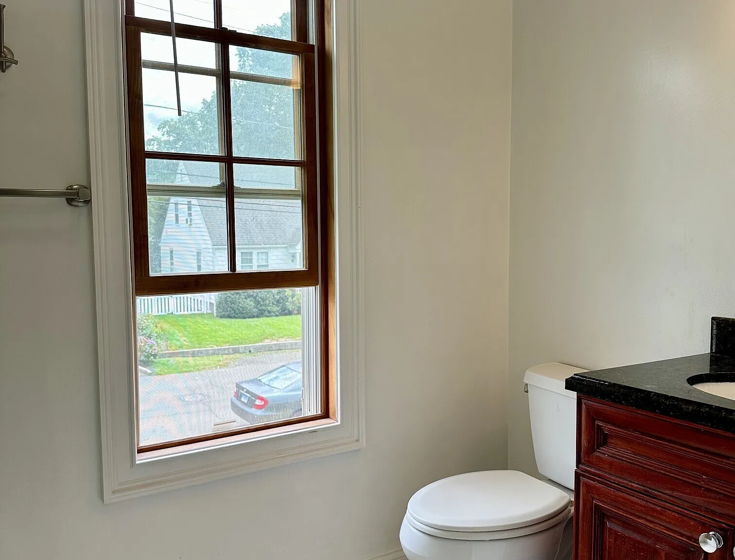 4 bed, 2.5 bath, 2400 sqft, $4,900 — Photo 1