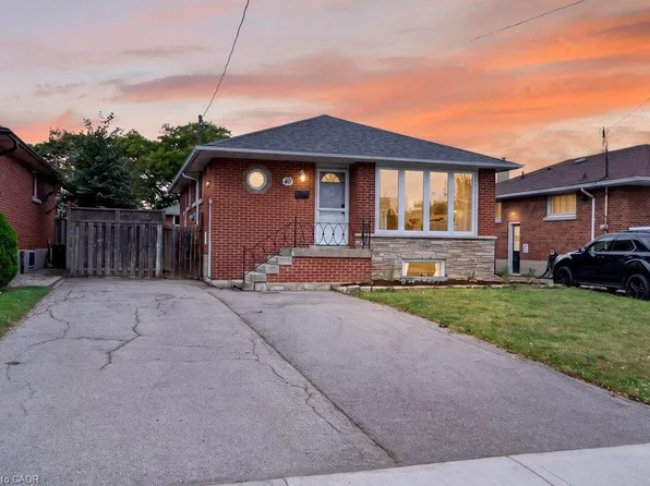 40 Clarendon Ave, Hamilton, ON L9A 3A1