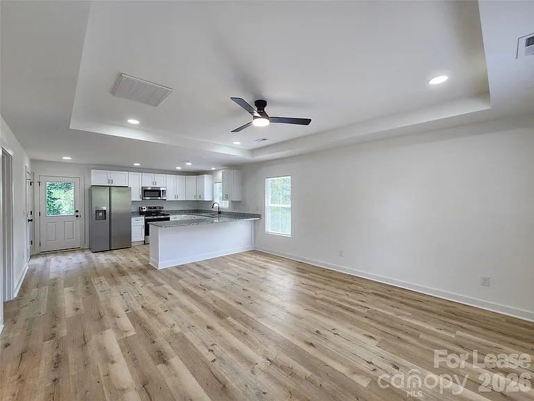 1302 Rainbow Dr — Photo 2