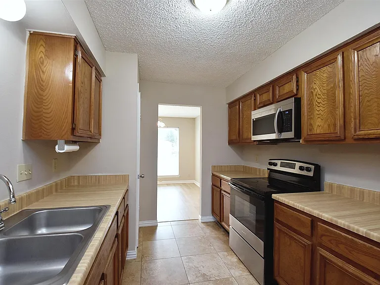 17906 Glenpatti Dr — Photo 10