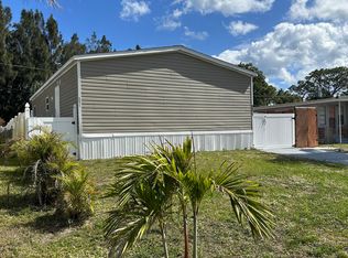 8071 SE Skylark Ave, Hobe Sound, FL 33455