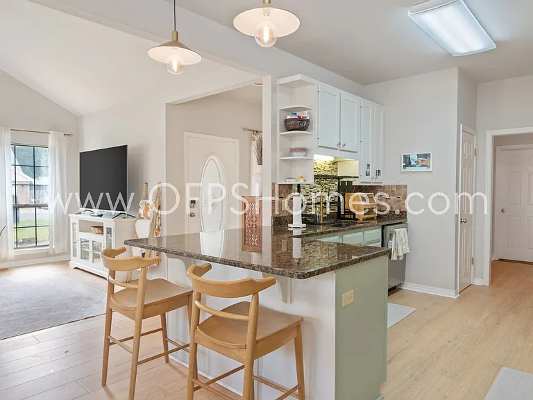 319 Sailfish Cir — Photo 16