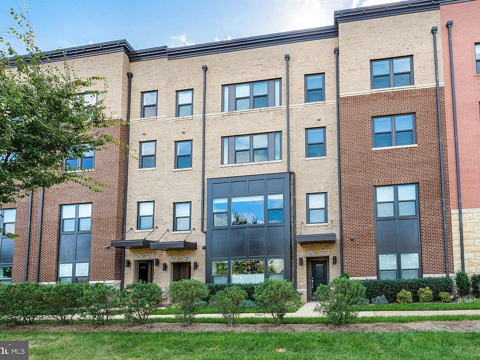 1st image of 44750 Tiverton Sq