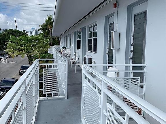 2nd image of 901 10th St APT 11