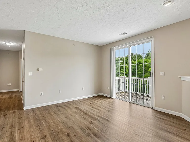 Bright spacious room
