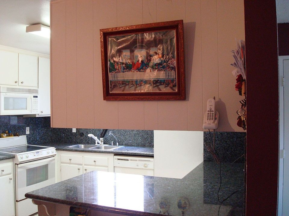 2nd image of 521 Sandalwood Pl Unit 7