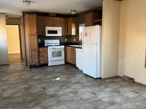 39 Halfmoon Cir, Halfmoon, NY 12065