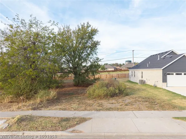 9518 Ash Pl, Fort Smith, AR 72916