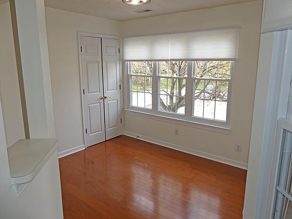 5th image of 200 Burkwood Ct APT H