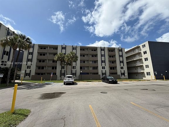 2nd image of 10090 NW 80th Ct APT 1206