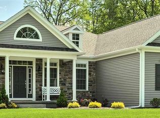 1 Country Club Ln, Voorheesville, NY 12816