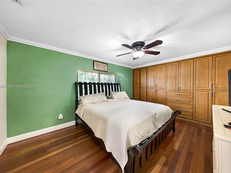 5862 W 2nd Ct — Photo 9