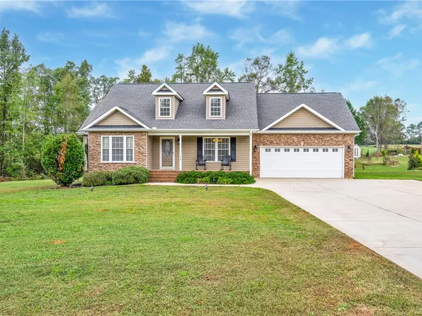 106 Toliver Ln, Anderson, SC 29626