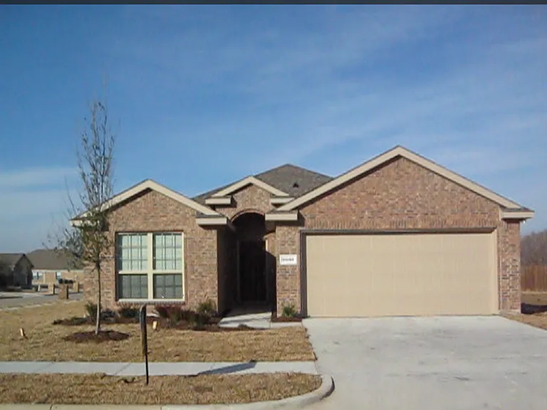 2630 Leslie Ln — Photo 1