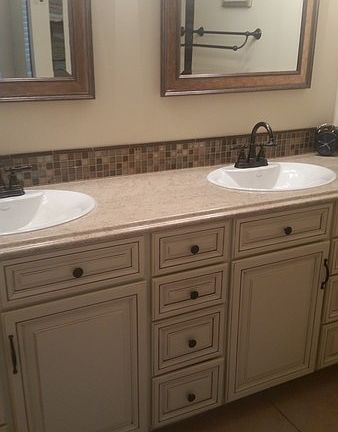 ATTACHED APARTMENT OR MOTHER IN LAW STE
						:
						NEW WOOD FLOORING 
CERAMIC IN CLOSET AND BATH