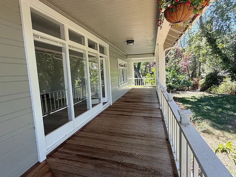 Wilson Ave — Photo 11