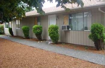 2nd image of 9120-9122 SE Rural St