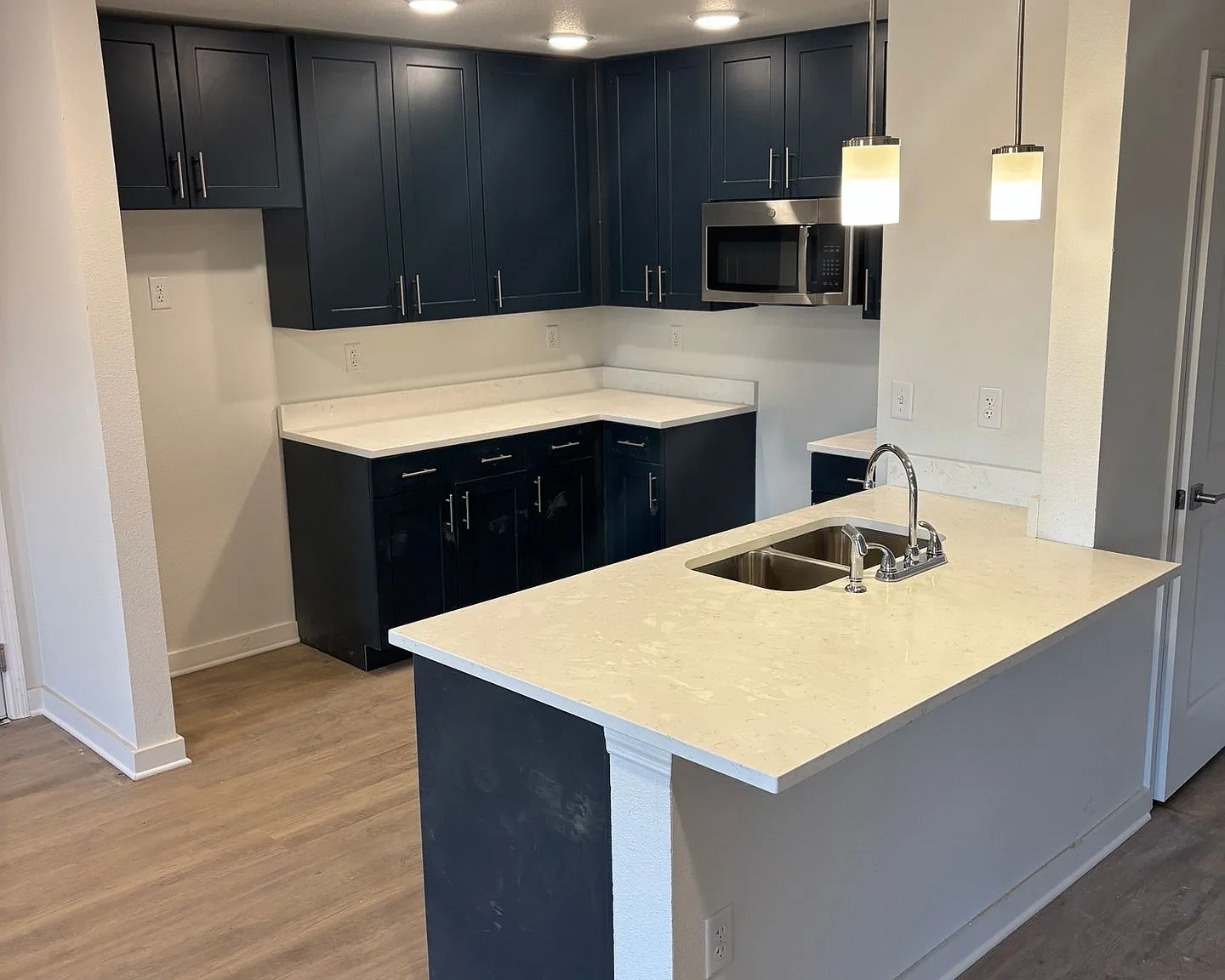 Leasing New 1, 2, and 3 Bedroom Apartments at Canyon Creek Tour & Apply Today! — Photo 2