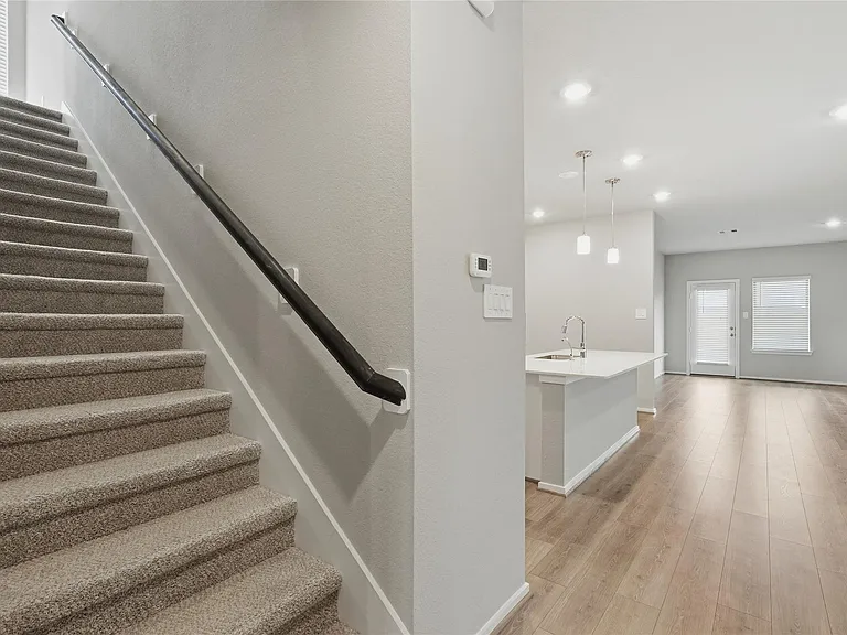 419 Gram Hill Dr — Photo 8