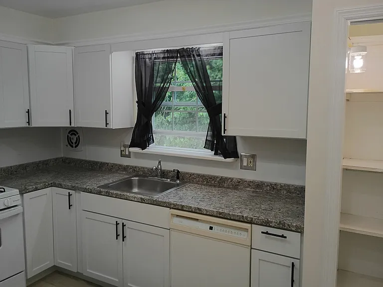 317 Frances Ave — Photo 8
